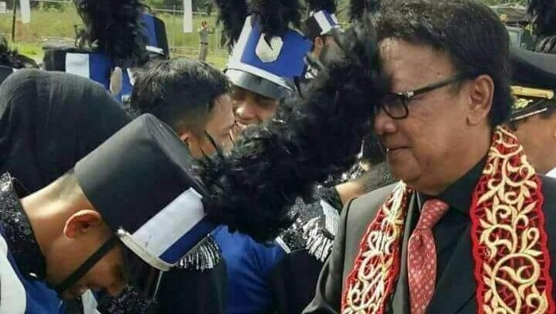 Tak Marah, Mendagri Tertawa Saat Kecolok Topi hingga Viral Tak Marah, Mendagri Tertawa Saat Kecolok Topi hingga Viral