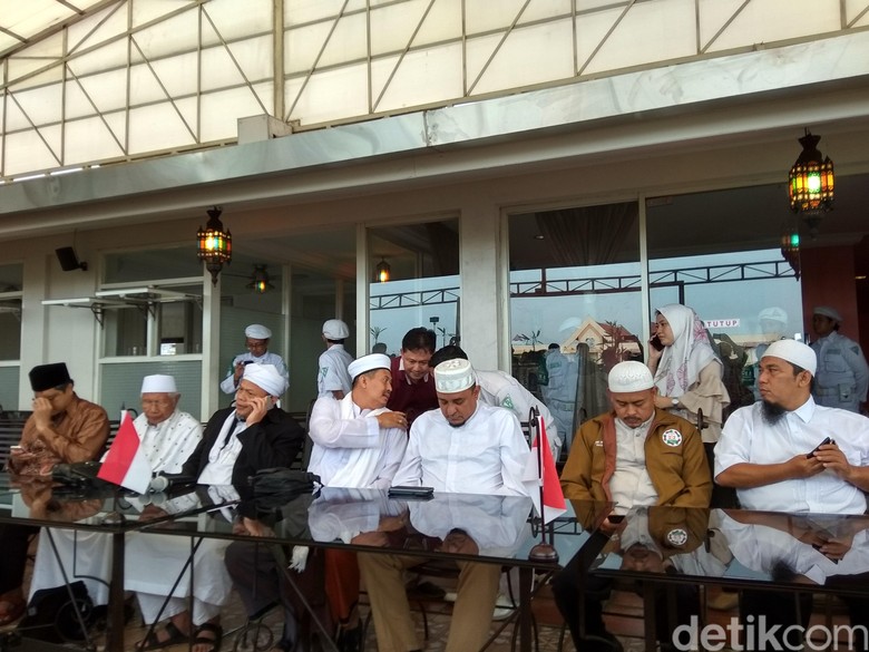 Al-Khaththath Adukan Kasusnya ke Presiden Jokowi Al-Khaththath Adukan Kasusnya ke Presiden Jokowi