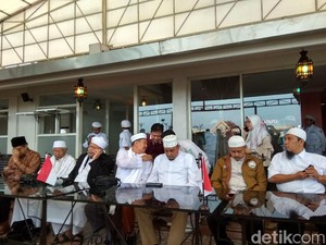 PA 212 Sebut Jokowi Sempat Curhat soal Hujatan Kepadanya