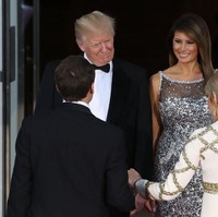 Gaun berhias beads milik Melania Trump merupakan koleksi terbaru Chanel Haute Couture, bagian dari koleksi musim semi 2018. Foto: Dok. Getty Images
