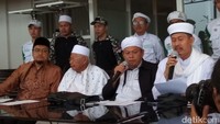 Mereka menyebut pertemuan tersebut bertujuan untuk menyampaikan informasi akurat terkait dengan kasus-kasus kriminalisasi para ulama dan aktivis 212. Pertemuan itu tertutup dan mereka menyesalkan bocornya foto pertemuan tersebut. Mereka menyebut pertemuan tersebut bertujuan untuk menyampaikan informasi akurat terkait dengan kasus-kasus kriminalisasi para ulama dan aktivis 212. Pertemuan itu tertutup dan mereka menyesalkan bocornya foto pertemuan tersebut.