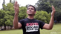 Pose Zaky saat kedua tanganya diangkat. Foto: Ismail/detikHOT