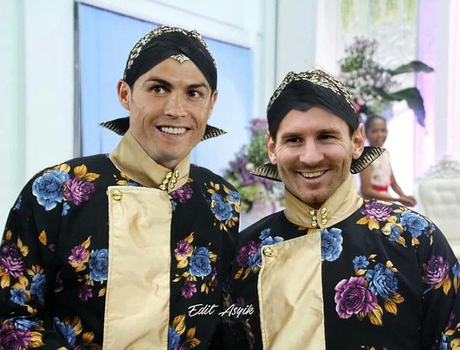Saat Cristiano Ronaldo dan Messi pakai baju Jawa Timuran. Cocok nggak? Foto: Instagram/@editasyik