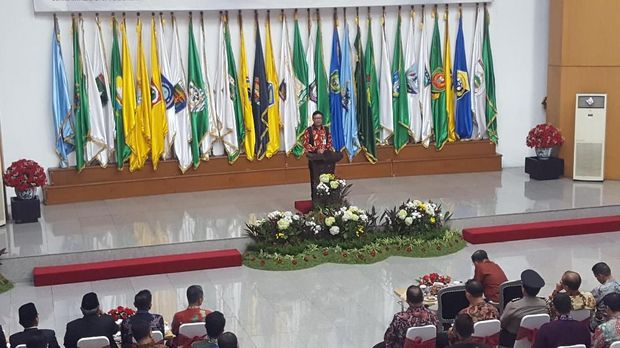 Wapres JK Beri Penghargaan untuk 7 Kepala Daerah Berprestasi