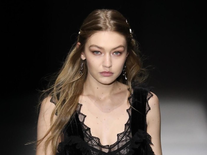 Dukung Palestina Gigi Hadid Ungkap Tentang Keserakahan