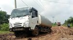 Penampakan Jalan Rusak di Banyuasin yang Jadi Bubur