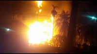 Sebuah sumur minyak di Aceh Timur meledak dan menewaskan 10 orang. Ledakan itu diduga akibat percikan api saat pengelasan pipa.