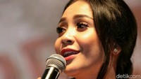 Nggak, nggak, jawab Nagita tadi malam. Foto: Palevi S/detikHOT
