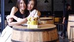 Cantiknya Calon Istri Raditya Dika, Anissa Aziza, Saat Ngeteh dan Makan Kue