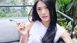 Cantiknya Calon Istri Raditya Dika, Anissa Aziza, Saat Ngeteh dan Makan Kue