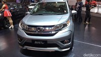 Seorang sales Honda mengatakan, BR-V diskon Rp 50 juta spesial di IIMS.