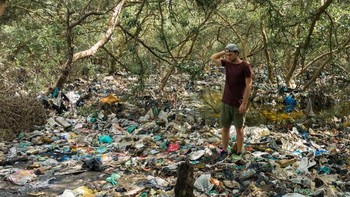 Dan toilet sangat langka sehingga rentan wabah penyakit. Foto: YouTube/Jacob Laukaitis