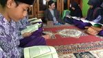 Potret Mamat Guru Ngaji Tanpa Kaki di Ciamis