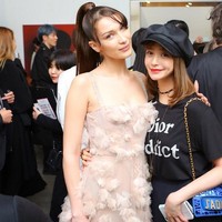 Bersanding dengan Bella Hadid, Moeka Nozaki tetap memukau. Foto: Instagram Moeka Nozaki