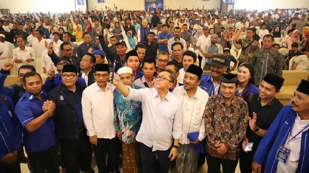 Doa Gamelan 'Ning Nung Nang Gung' untuk Zulkifli Hasan di Bondowoso