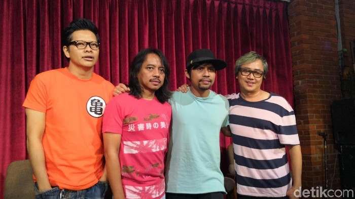 Di Konser Reuni, GIGI Pertemukan Gusti Hendy dengan 2 Mantan Drummernya