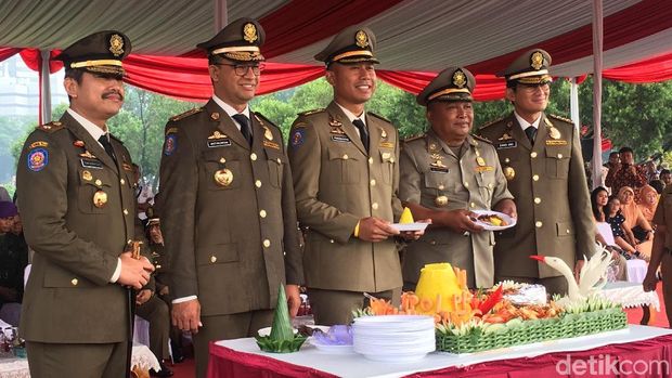Anies Baswesan-Sandiaga Uno hadir di HUT Satpol PP ke-68