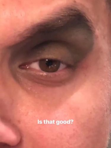John Mayer Bikin Tutorial Makeup, Alih Profesi Jadi Beauty Vlogger?