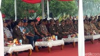 Anies memotivasi para Satpol PP untuk memberikan rasa aman bagi warga Jakarta. Dia berharap perayaan HUT Satpol PP ke-68 dapat semakin meningkatkan pelayanan warga Jakarta. Anies kemudian membacakan amanat Mendagri Tjahjo Kumolo yang berpesan agar Satpol PP bisa ikut mengawal Pilkada serentak tahun 2018. (Fida-detikcom)