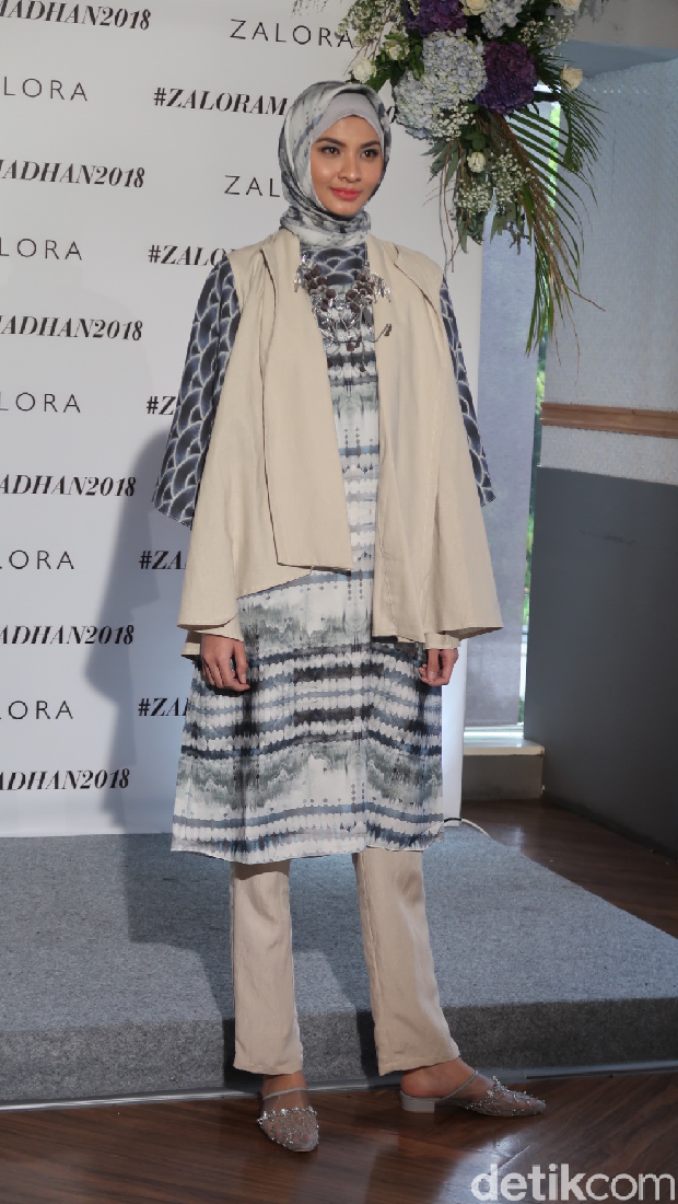 Koleksi busana Ramadan 2018 kolaborasi Barli Asmara dan Zalora.