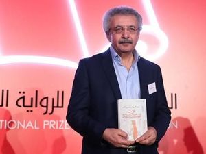 Novelis Palestina Raih Penghargaan Fiksi Arab Terbaik