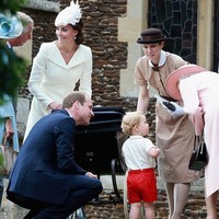 Sebagai orangtua yang sibuk, Pangeran William dan Kate Middleton tentu saja butuh baby sitter untuk mengurus ketiga anak mereka. Namun bukan berarti mereka punya banyak baby sitter karena datang dari keluarga kerajaan. Nyatanya, Kate hanya percaya pada satu baby sitter ini untuk mengurus Pangeran George, Putri Charlotte dan si baby boy yang baru lahir pada 23 April kemarin.  Foto: Getty Images