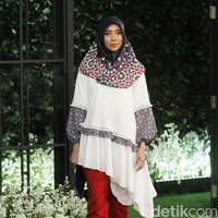 Koleksi Lebaran 2018 dari label hijab Mandjha Ivan Gunawan yang dipamerkan dalam fashion show di Suasana Restaurant, Aston Kuningan, Rabu, [25/4/2018]. [Foto: Mohammad Abduh/Wolipop]