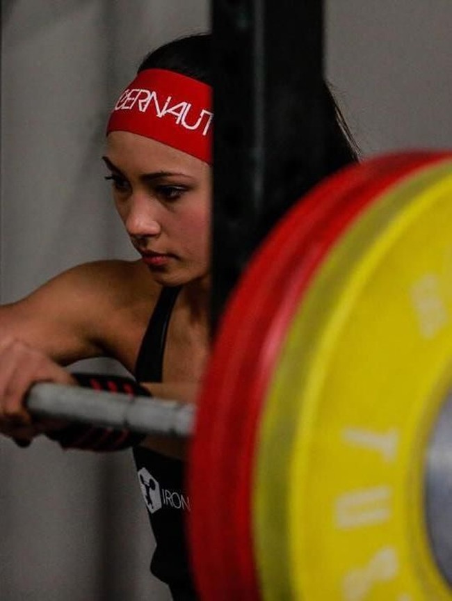 Kalau dulu, mungkin reaksiku akan terlalu kaget dan cuek saja membiarkan hal itu terjadi... dan pria itu mungkin akan melakukannya lagi pada korban selanjutnya, pungkasnya. Foto: Instagram/@leanna_carr