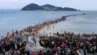 Fenomena lautan yang terbelah ala kisah Nabi Musa di Pulau Jindo, Jeolla Selatan, Korea selatan (dok KTO)