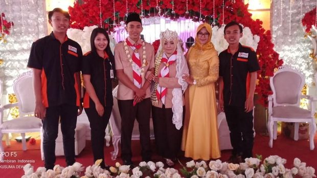 Pengantin Berseragam Pramuka Jadi Bahasan di Medsos, In Ceritanya