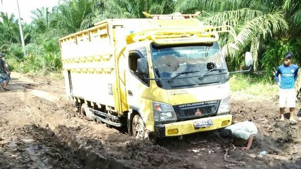Ironi Jalan 'Bubur' dari Bumi Sumatera