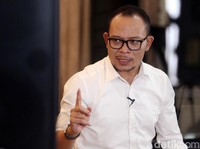 Jokowi Bikin Tim Pemburu Pekerja Asing Ilegal