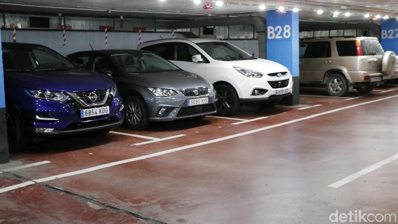 Parkiran mobil bawah tanah di Mallorca, Spanyol (Foto: Dadan Kuswaraharja) Parkiran mobil bawah tanah di Mallorca, Spanyol (Foto: Dadan Kuswaraharja)