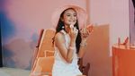 Intip saat Si Cantik Amanda Dandan Yuk!
