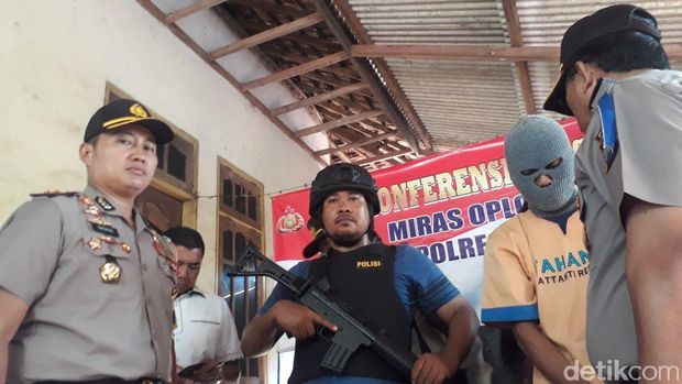 Datangi Home Industry Arak di Tuban, Kapolda: Ini yang Terakhir