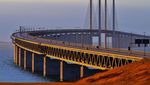 Jembatan Ini Cantik Tapi Menyakitkan