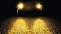 Lampu mobil pun bisa dipakai untuk iklan McD yang promosikan soal drive thru selama 24 jam. Istimewa/Boredpanda.