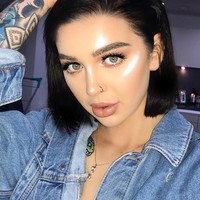 Kayla Jenkins menjadi perbincangan setelah ketahuan menunggak biaya sewa rumah. Kayla dikenal sebagai seorang selebgram dan Youtuber yang sering berbagi tips kecantikan kepada para pengikutnya. Foto: Instagram Kayla Jenkins
