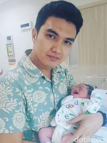Sudah Cerai Aldi Taher Tetap Dampingi Georgia Melahirkan