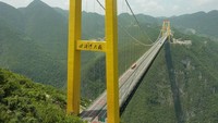 Jembatan Sidu River di China. (Dok. © Glabb/wikimedia)
