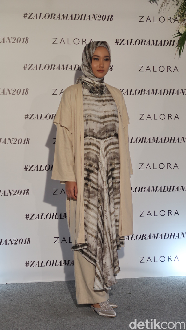 Koleksi Ramadan 2018 kolaborasi Barli Asmara dan Zalora.
