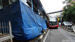 Masih Porak Poranda, Halte TransJ Simprug Sudah Dioperasikan