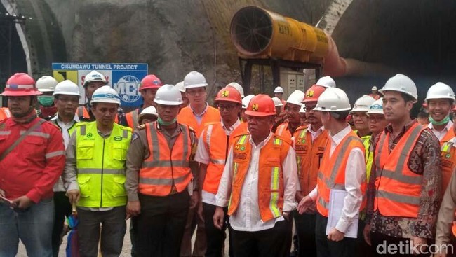 70 Tenaga Kerja China Ikut Bangun Terowongan Tol Cisumdawu
