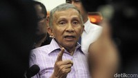 Ketua Dewan Kehormatan PAN Amien Rais menyambangi DPR siang ini, Kamis (26/4/2018).