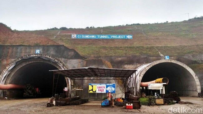70 Tenaga Kerja China Ikut Bangun Terowongan Tol Cisumdawu