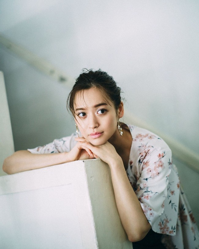 Moeka sepertinya tidak sadar jika handuk tersebut merupakan peringatan agar ia berhenti memvideokan. Ia bahkan sempat memamerkan handuk yang disangka hadiah itu di Instagram namun kini telah dihapus. Foto: Instagram Moeka Nozaki