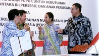 Dengan adanya sinergi dengan BNI maka diharapkan alur pembiayaan ke depannya juga menjadi lebih lancar. Selain itu dengan penyaluran dari Pupuk Indonesia maka diharapkan juga dapat mengurangi impor pupuk dan menghemat devisa.