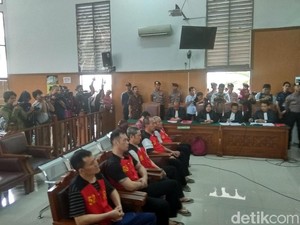 Tok! 5 Kru Kapal Penyelundup Sabu 1 Ton Divonis Hukuman Mati