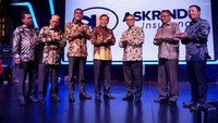 Peluncuran logo baru Askrindo disaksikan langsung oleh Ketua Dewan Komisioner Otoritas Jasa Keuangan (OJK), Wimboh Santoso didampingi Direktur Utama Askrindo, Asmawi Syam, di Hotel Kempinski Jakarta, Selasa (24/4/2018).