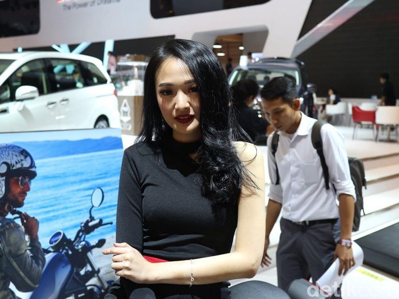 Curhatan Usher di IIMS 2018: Suka Dipandang Sebelah Mata Foto: Dina Rayanti Curhatan Usher di IIMS 2018: Suka Dipandang Sebelah Mata Foto: Dina Rayanti
